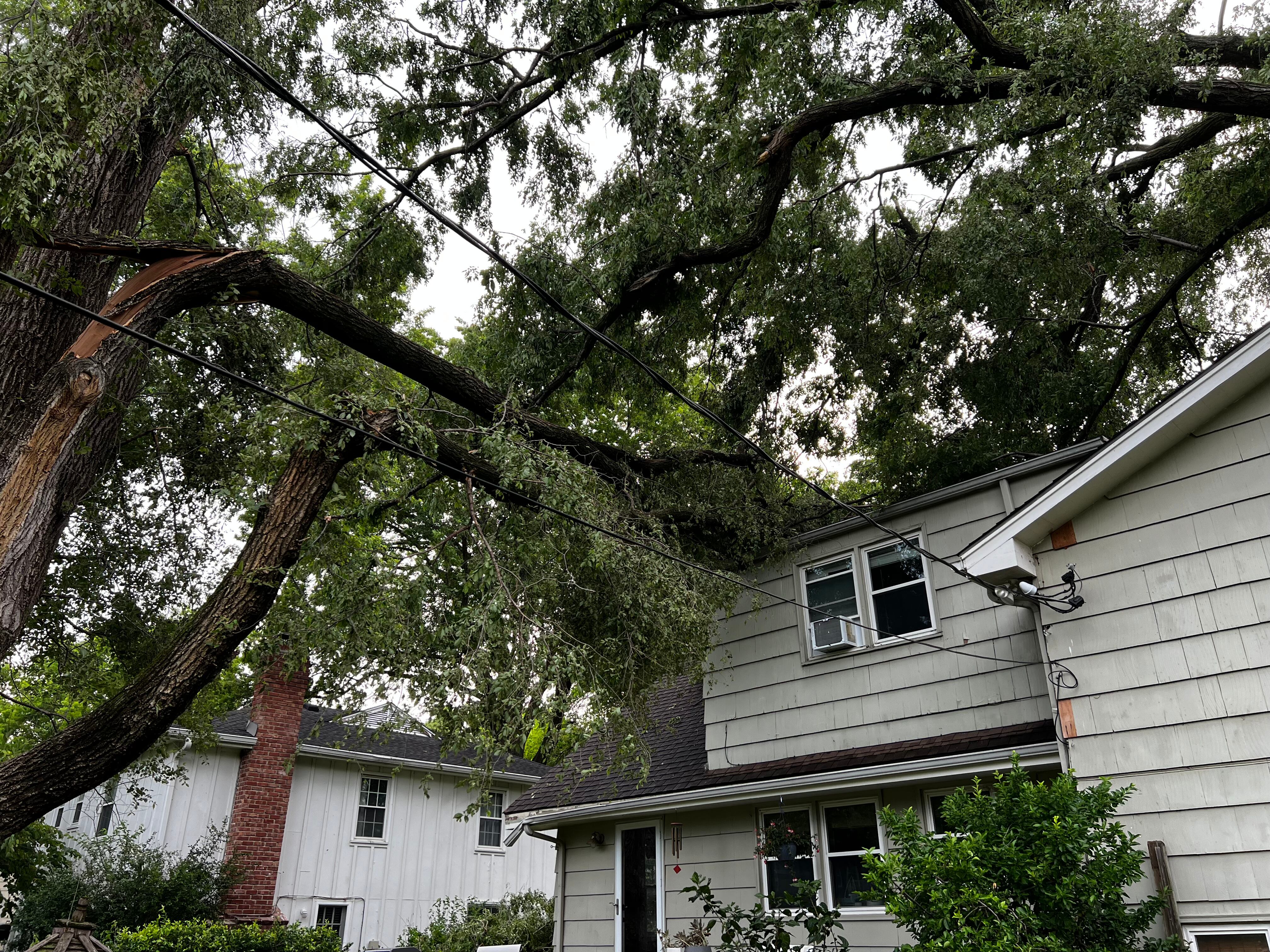 Johnson County residents share frustrations over sirens not sounding off during Sunday night storms - Vimarsana News
