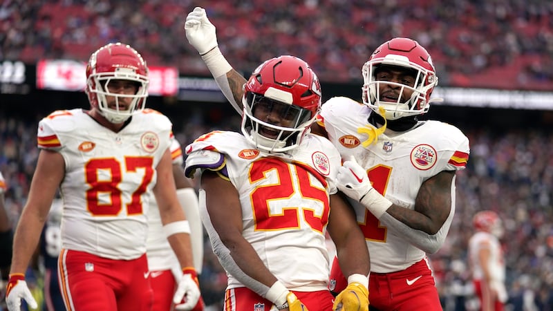 Chiefs beat Patriots 27-17, close in on 8th straight AFC West title